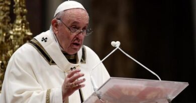 Papa aboga por el diálogo en la crisis de Ucrania y dice guerra es una locura