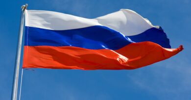 Rusia sufre embestida de sanciones occidentales con caída histórica del rublo