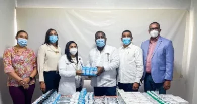 Entregan RD$ 21 millones en medicamentos a hospitales en Santo Domingo Este