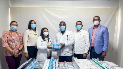 Entregan RD$ 21 millones en medicamentos a hospitales en Santo Domingo Este