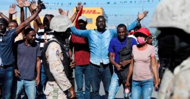 Un muerto y quince heridos graves durante protestas laborales en Haití