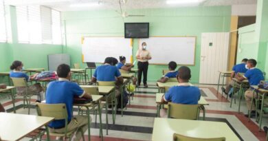 Las escuelas públicas mantendrán el protocolo para evitar COVID-19