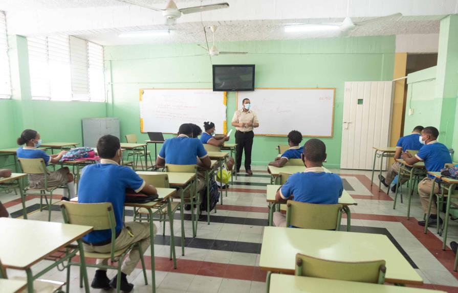 Las escuelas públicas mantendrán el protocolo para evitar COVID-19