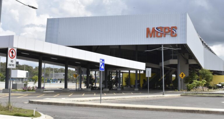 Conflictos mantienen en vilo terminal de autobuses del Este