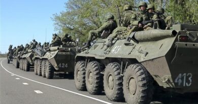 Rusia anuncia retirada de parte de tropas de frontera con Ucrania