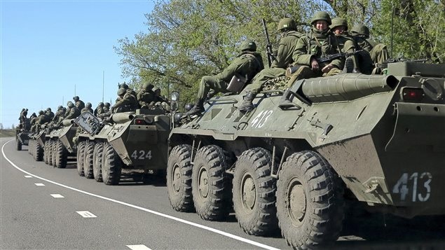 Rusia anuncia retirada de parte de tropas de frontera con Ucrania