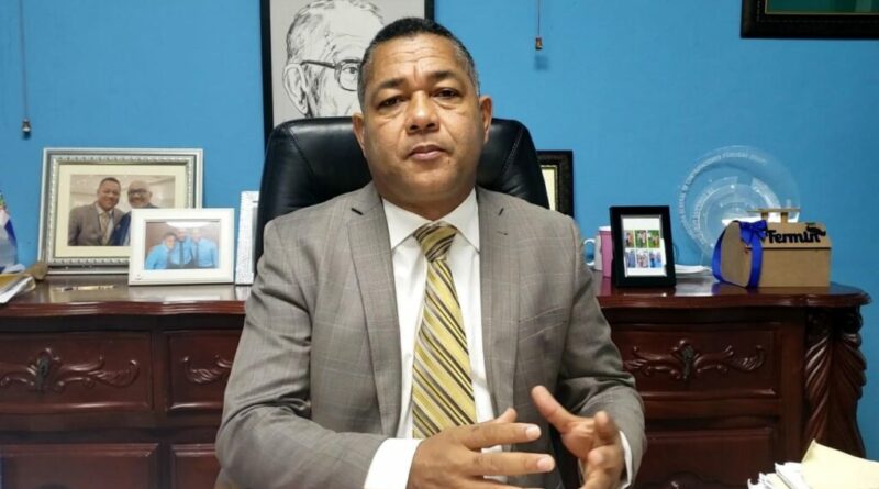 Alcalde de Boca Chica pide al Director de la Policía aumentar el personal y mayor patrullaje.