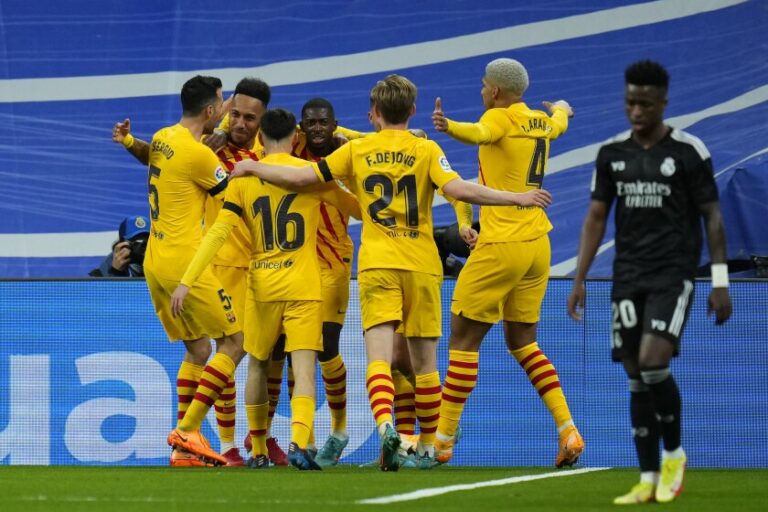 Barcelona goleó 4-0 al Real Madrid en el Santiago Bernabéu
