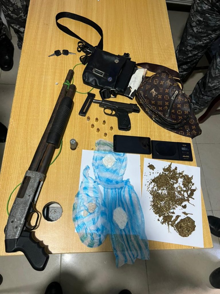 Policía de Boca Chica apresa cuatro hombres con drogas y armas ilegales en menos de 24 horas
