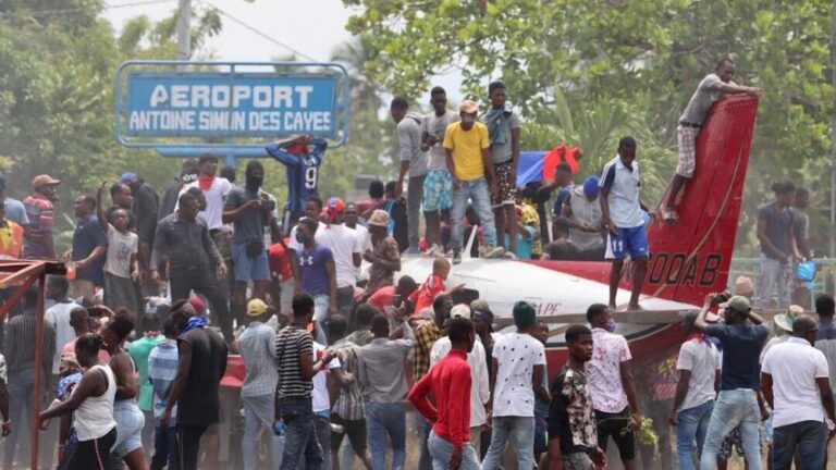 Haitianos tomaron calles ante el aumento de la inseguridad