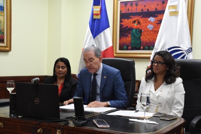 MESCYT participa en apertura del encuentro cultural y educativo Puente Chino