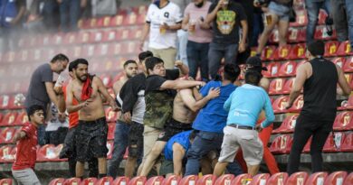 México suspende a cinco funcionarios tras riña en partido de fútbol