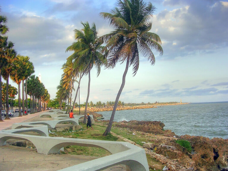 Turismo inicia remozamiento del malecón de Santo Domingo Este