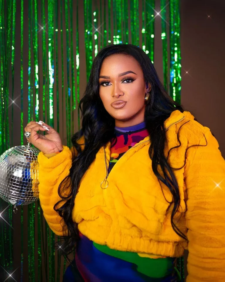 «Directo al Flow» despierta la carrera de Venya Carolina