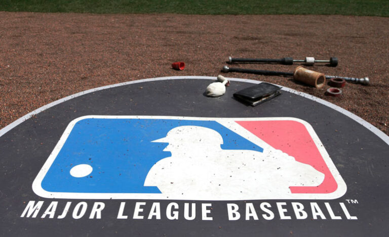 MLB establece calendario y sueldo completo en una nueva propuesta
