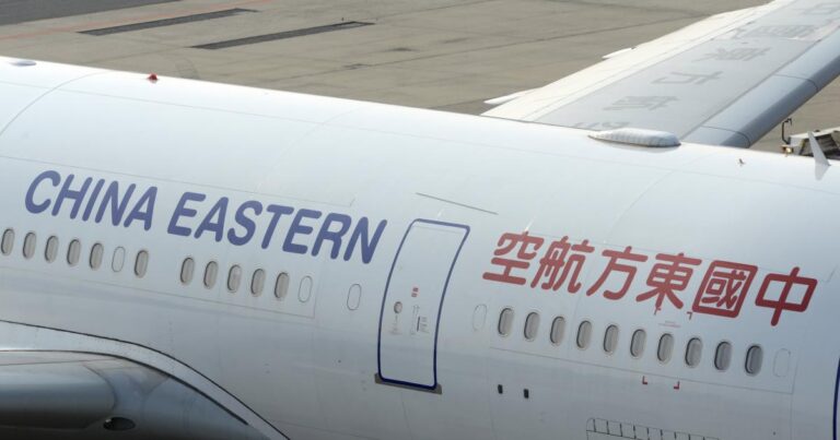 Aún no reportan supervivientes del avión siniestrado en china