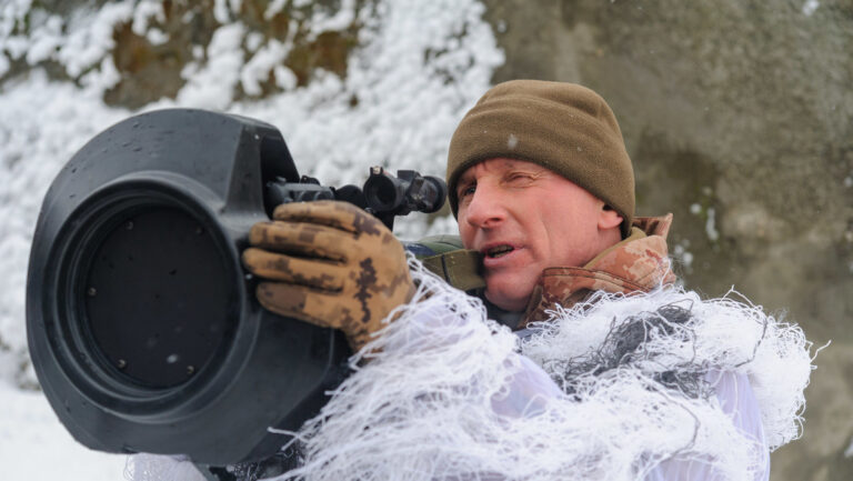 Boris Johnson confirma que Londres entrena a militares ucranianos en Polonia y en el Reino Unido