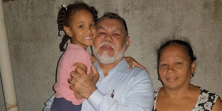 Candidatura del Dr. Vásquez García crea gran aceptación en SDE