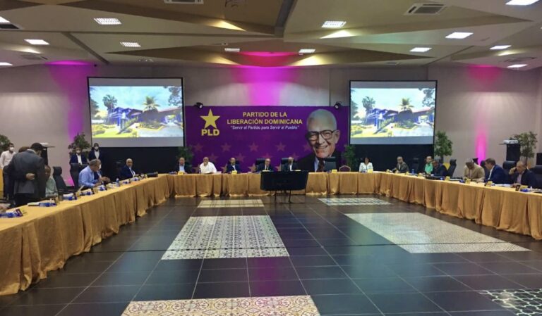Comité Político del PLD está reunido en Casa Nacional