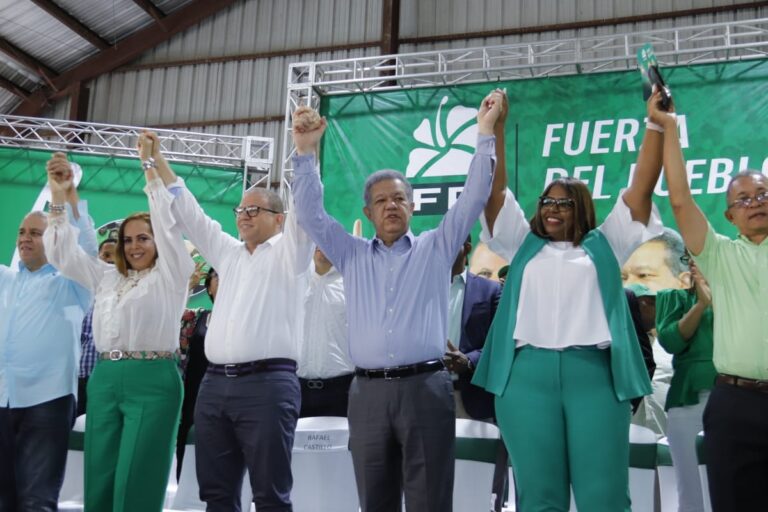 Diputado Rafael Castillo se Juramenta en la Fuerza del Pueblo