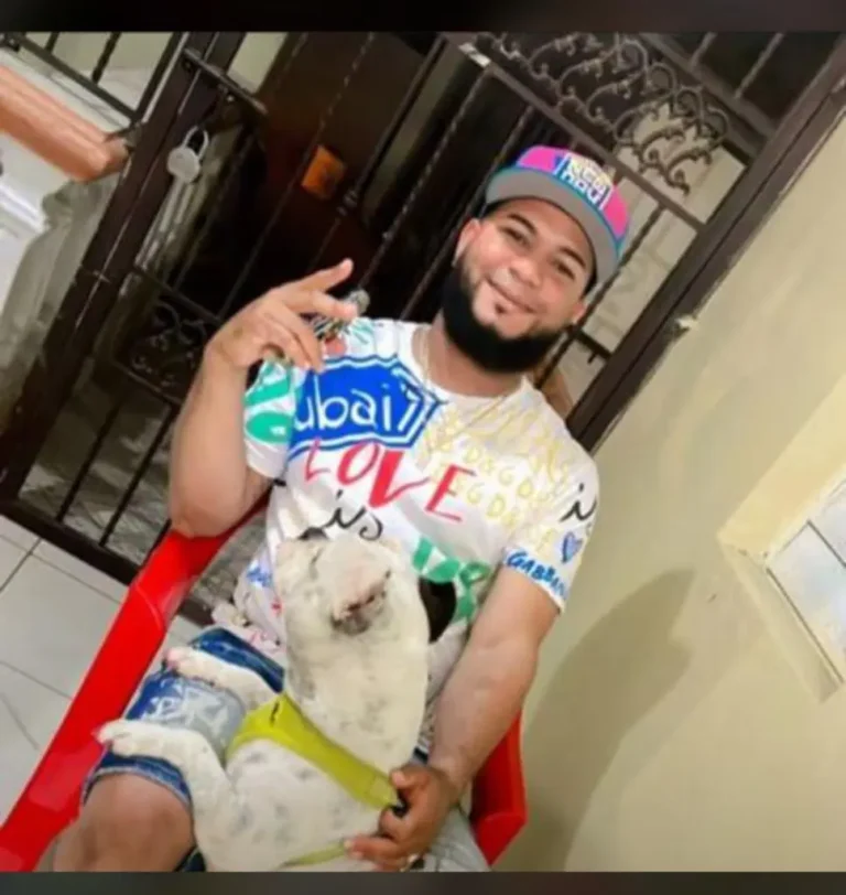 Encapuchados mataron esta noche a tiros a un joven Santiago