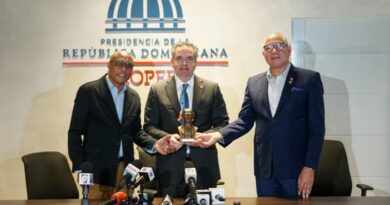 Fedodim entrega «Premio Juan Pablo Duarte a la Transparencia» al ministro Neney Cabrera