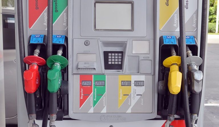 Gobierno subsidiará más de lo prometido en los combustibles