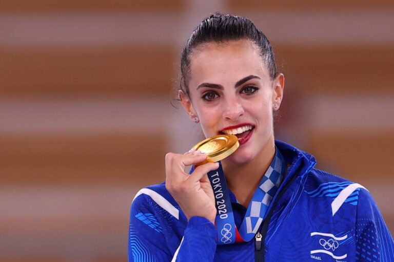 Campeona olímpica Linoy Ashram se retira para convertise en entrenadora