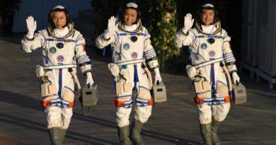 Nave china con tres astronautas aterriza tras 183 días en el espacio