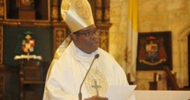 Obispo Castro Marte pide al Presidente Luis Abinader que se sacuda