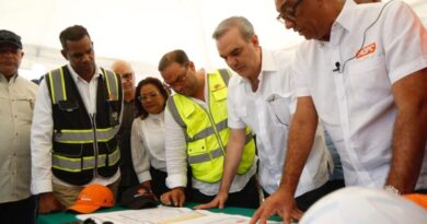 Presidente deja iniciados trabajos nueva unidad materno infantil en Hospital Herrera