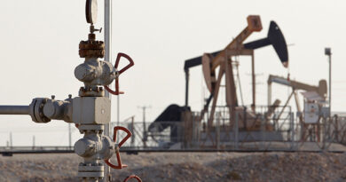 El petróleo de Texas sube un 3.3% y cierra en US$105.36 el barril