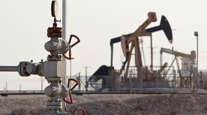 El petróleo de Texas sube un 3.3% y cierra en US$105.36 el barril