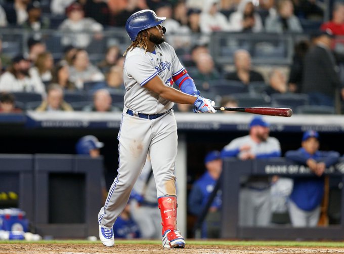 ¡Plátano Power! Vladimir Guerrero Jr. despacha tres vuelacercas en Bronx