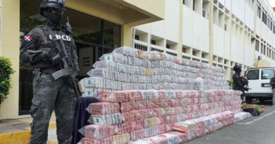 PERAVIA: La DNCD y la Armada ocupan 1.6 toneladas de cocaína