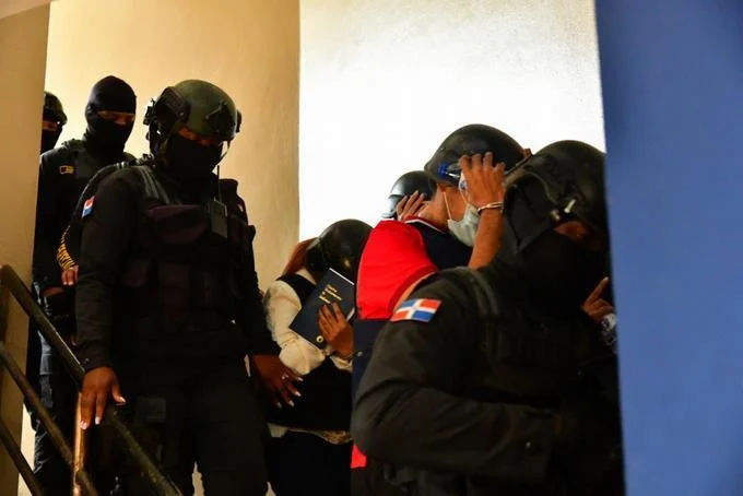 Entre tres y seis meses de prisión preventiva a exdiputada, exdirector de Migración y otros en caso FM
