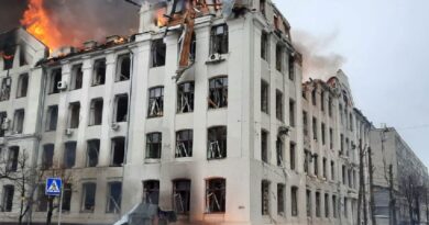 Ucrania dice rusos bombardean ciudades importantes del sur