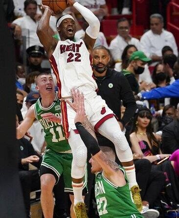 Heat remonta ante Celtics en 1er partido de la final del Este