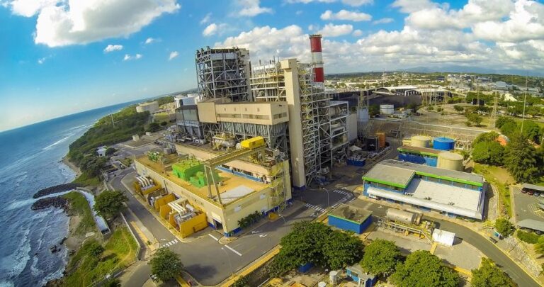 Las plantas Itabo entran de nuevo al sistema pero siguen apagones