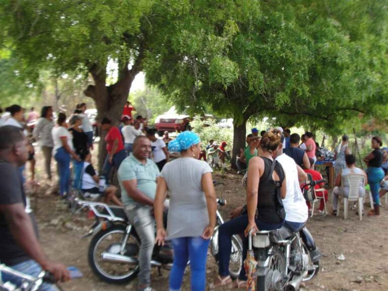 Ocupantes de terrenos en Manzanillo solicitan la intervención del presidente Abinader para que CDEEE lo entregue a la comunidad