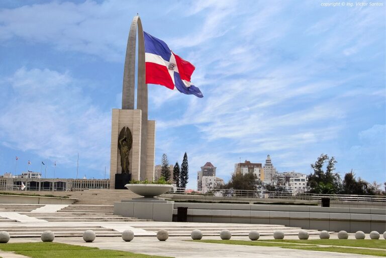 Convocan protesta pacifica en Plaza de la Bandera por muerte de jóvenes a manos de la Policía