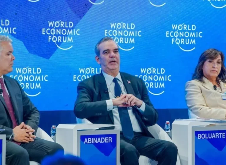 Presidente Abinader explica éxito en manejo de covid-19