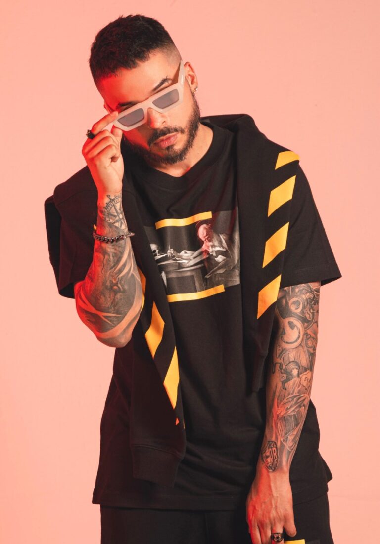 REYKON SIGUE TRIUNFANDO  CON SU TEMA     LA SUITE  Y EL REMIX     