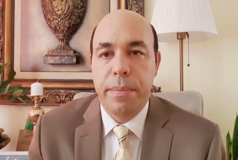 El aspirante presidencial Hipólito Polanco renuncia del PLD