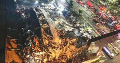 Muertos por derrumbe de edificio en el centro de China ascienden a 53