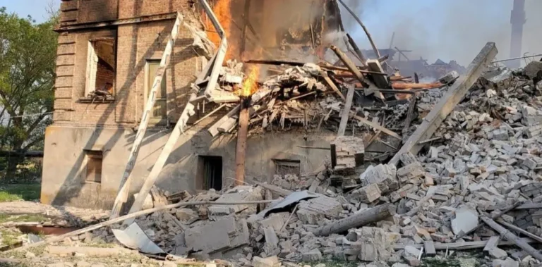 Se teme que decenas ucranianos fallecieron en una escuela