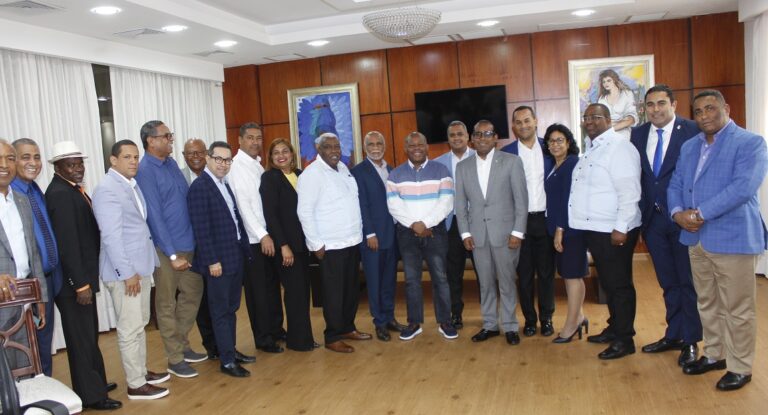 PRM ratifica a Adán Peguero y escoge a Eduald Figueroa como secretario general en Santo Domingo Este