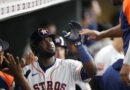 Álvarez aporta jonrón; Astros doblegan a Mets