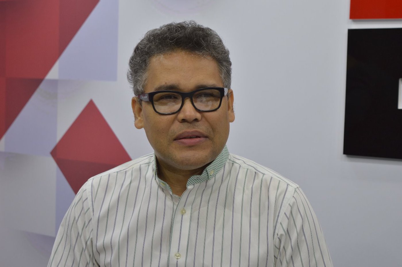 Carlos Peña forma partido “GenS” para participar en próximas elecciones