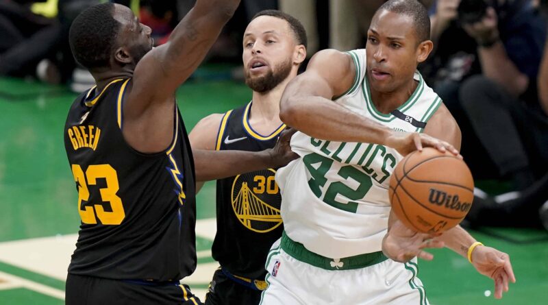 Celtics vence a Warriors y se va arriba 2-1 en la final de la NBA